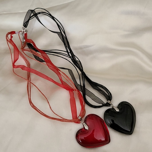 2 pcs. Heart Shape Necklace - Picture 4 of 7